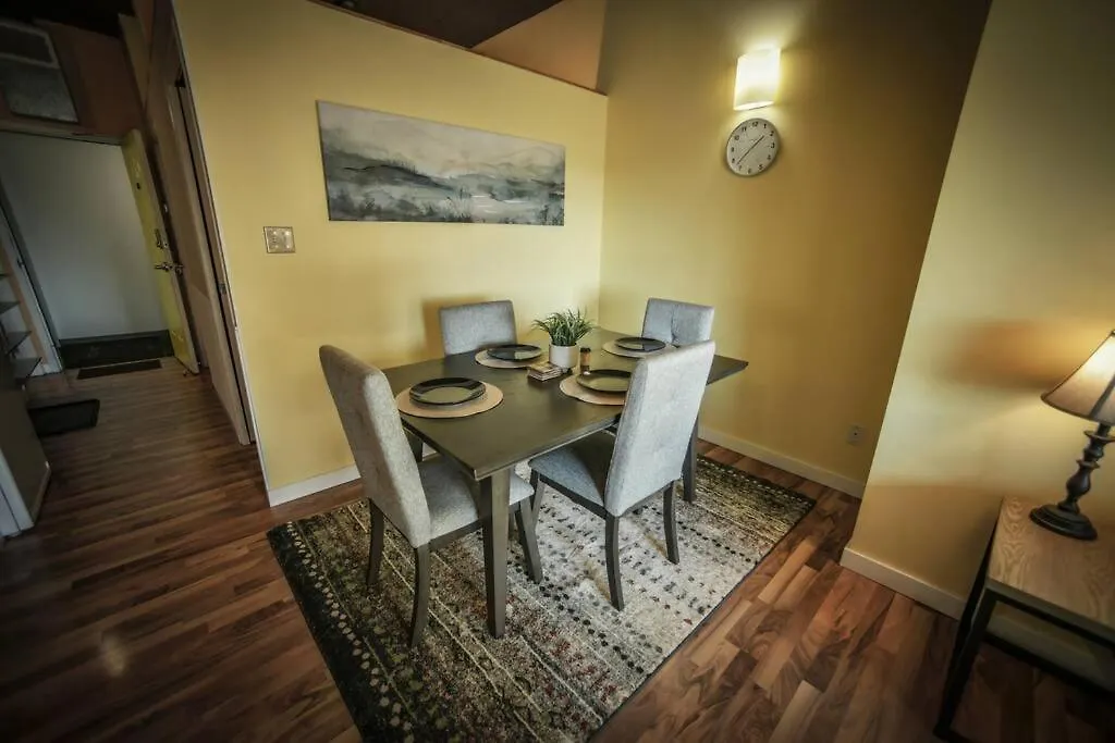 2 Full Beds, Rogers Place Downtown Central, Memorable 1 Bedroom Condo Edmonton Apartamento