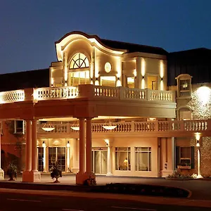 Chateau Louis Hotel&conference Centre Hotel