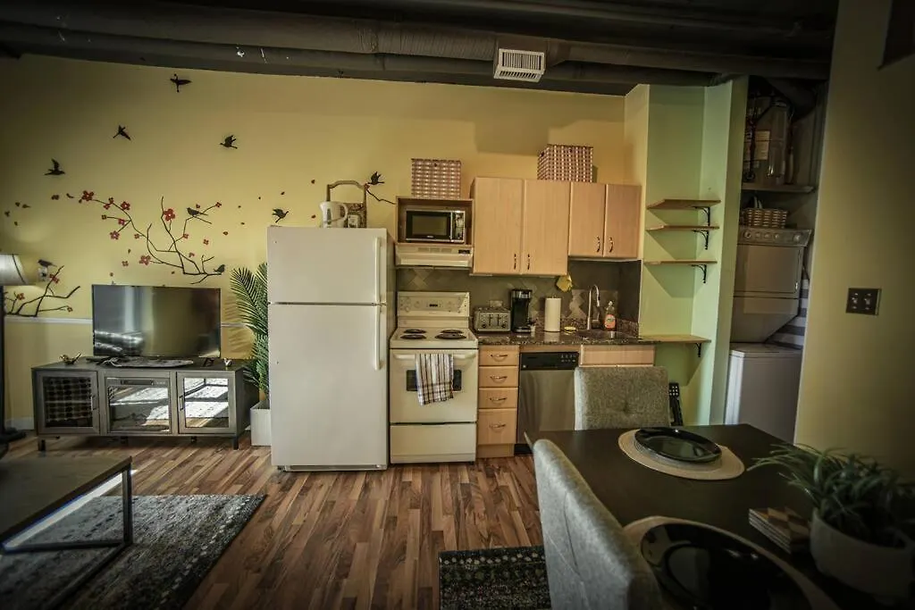 2 Full Beds, Rogers Place Downtown Central, Memorable 1 Bedroom Condo Edmonton Apartment